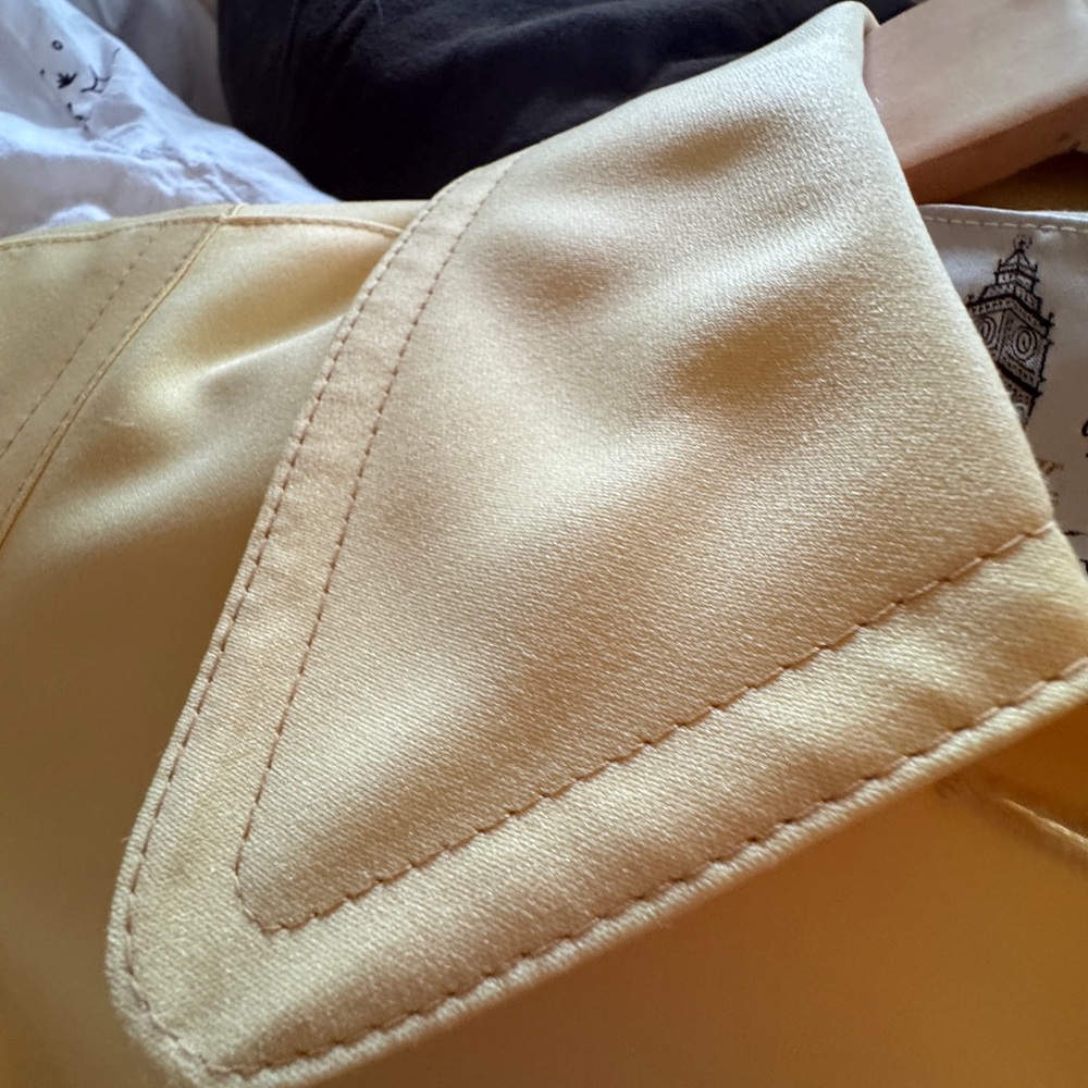 London Fog elegant lined  Yellow Women's trench coat - Picture 12 of 16